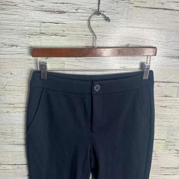 Cabi Keen Kick Flare  Pant #6043 Womens Sz 2 Navy Blue Ponte Knit - Picture 3 of 8